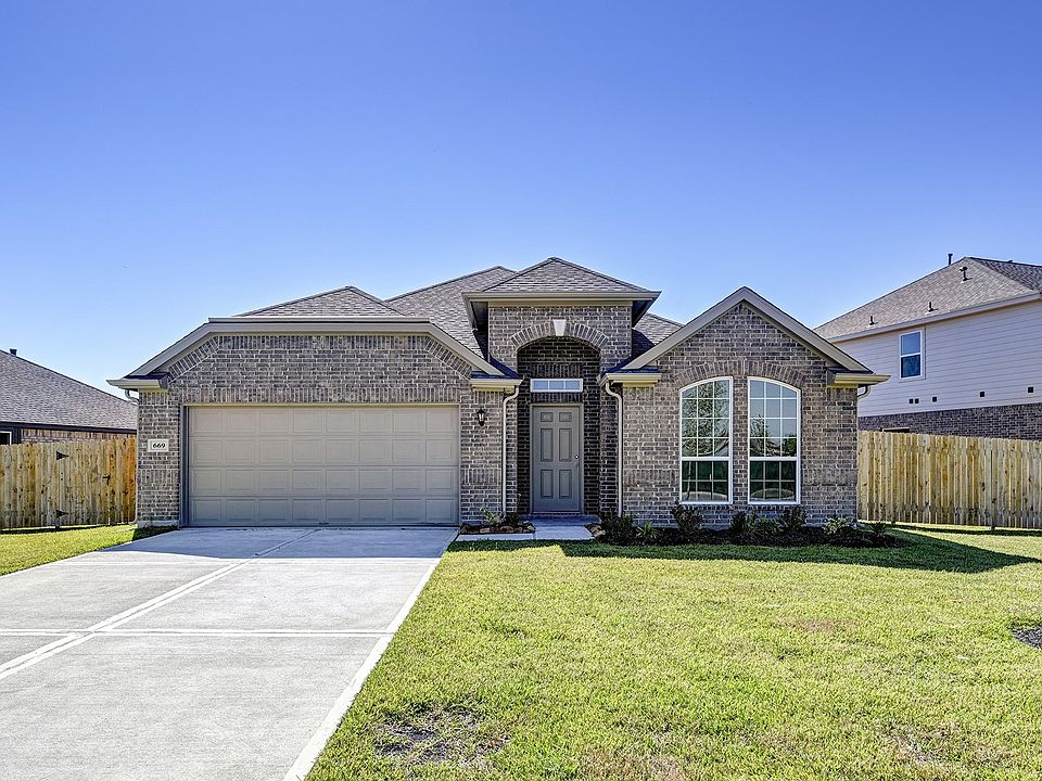 1st image of 669 Woodhaven Lakes Dr