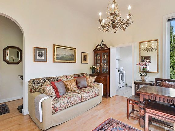 4th image of 226 Grattan St APT 2