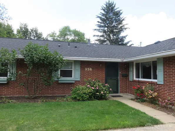 958 Pepper Hill Dr, Dayton, OH 45429