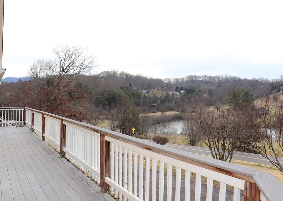 1st image of 1020 Cat Creek Rd