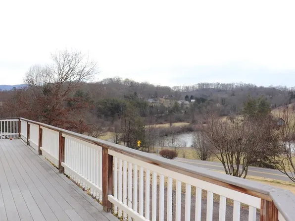 1020 Cat Creek Rd, Franklin, NC 28734