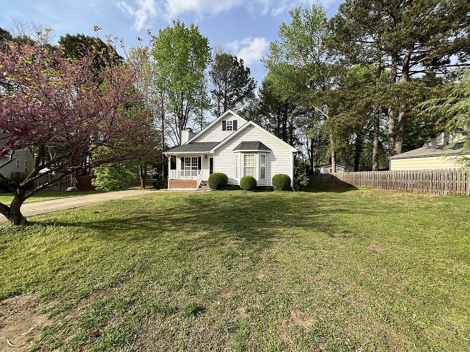 Large front yard!