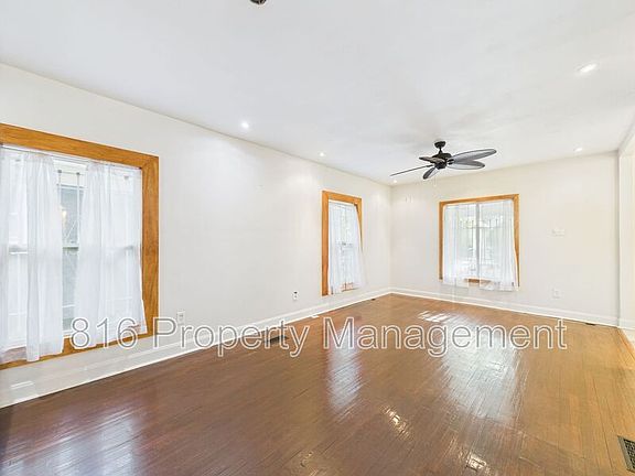 3rd image of 4221 Flora Ave