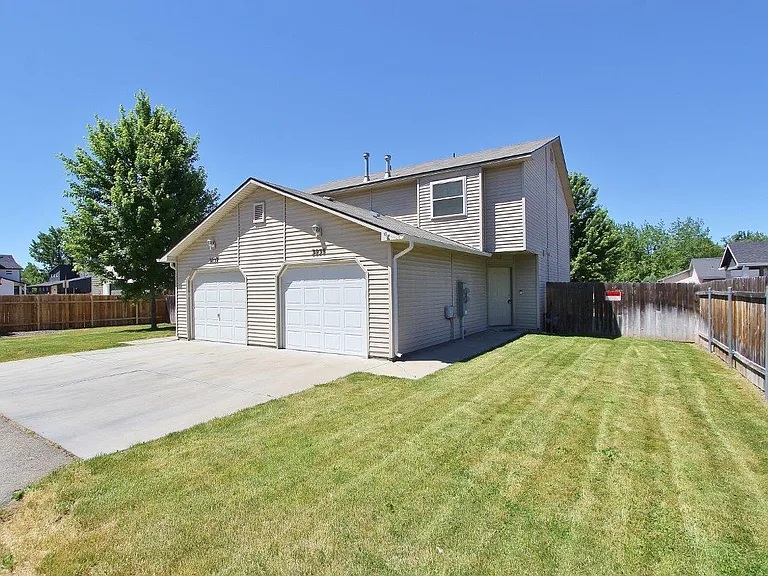 3835 N Jackie Ln — Photo 1