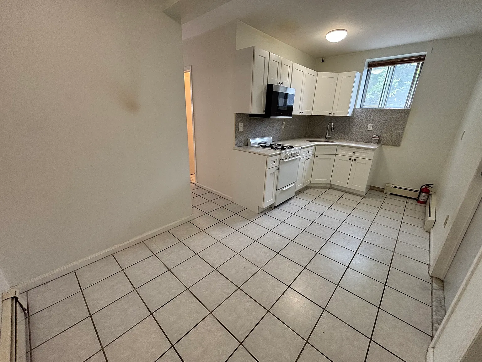 1 bed, 800 sqft, $1,800 — Photo 4