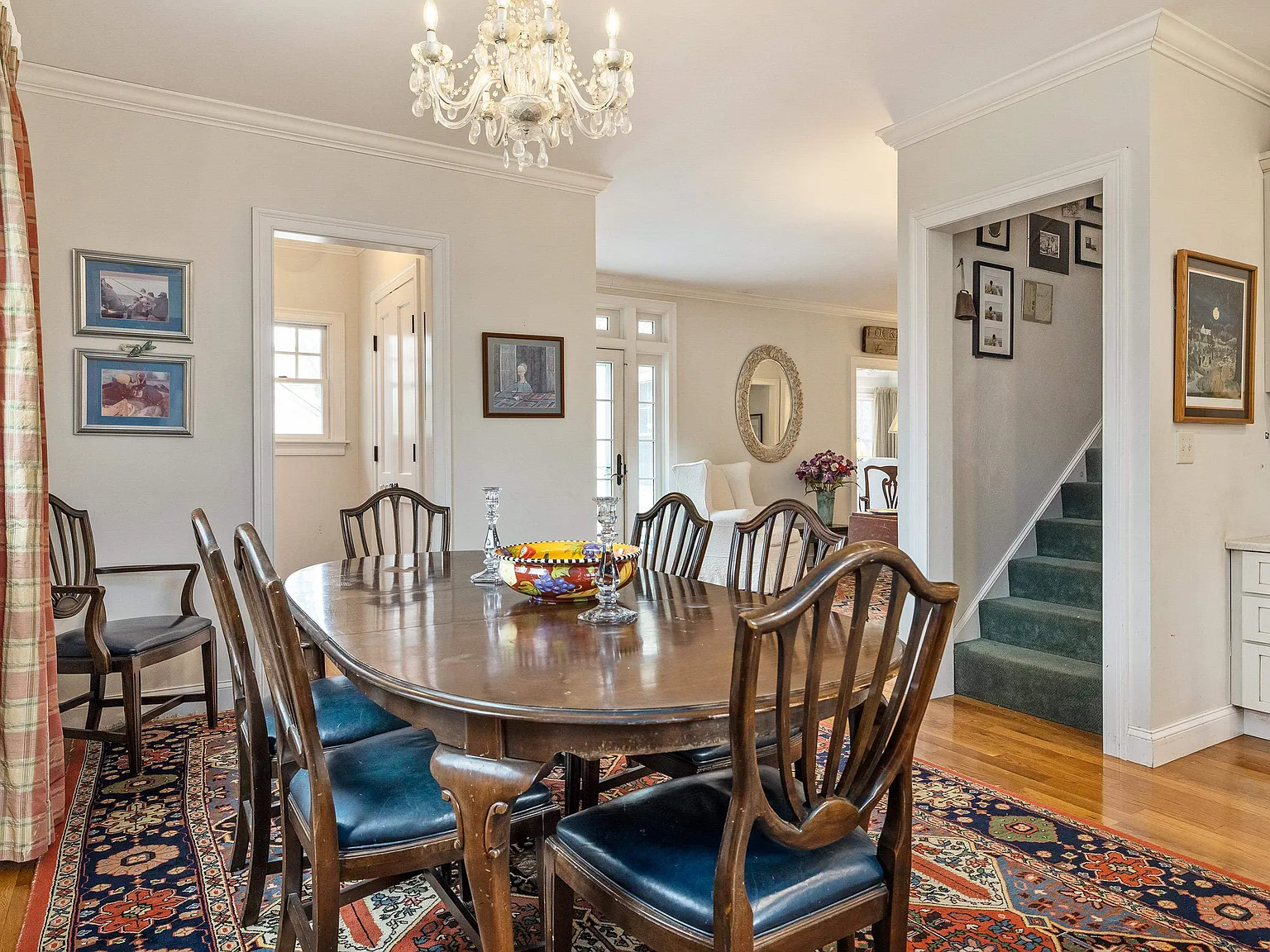3 bed, 5.5 bath, 2025 sqft, $5,500 — Photo 2