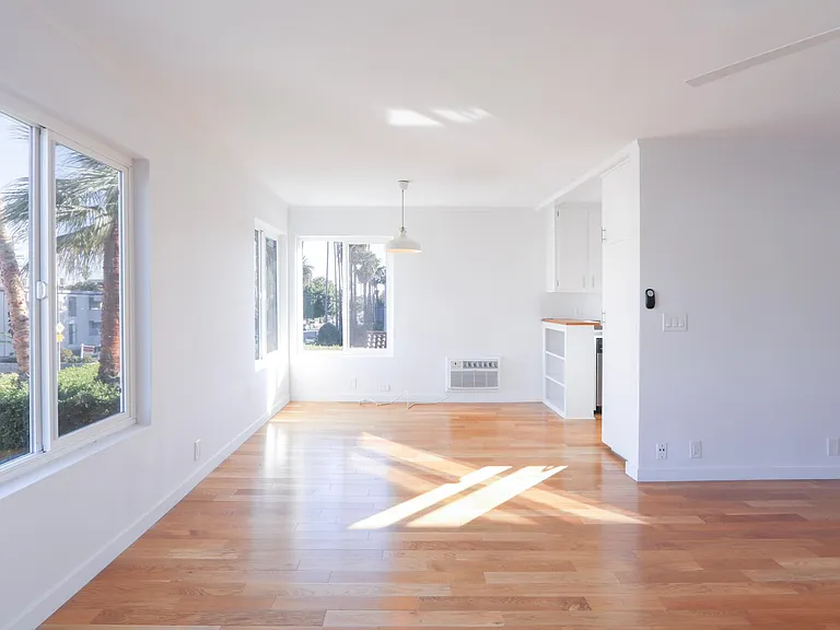 609 N Hayworth Ave #105 — Photo 8