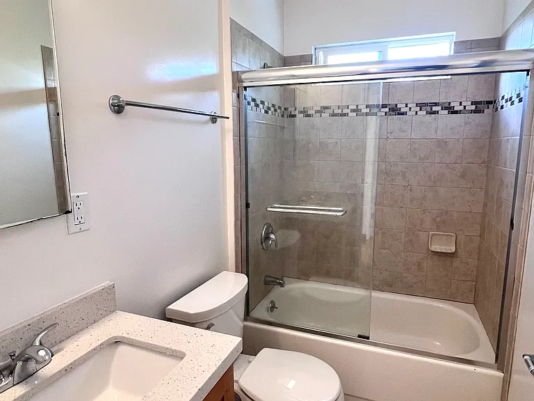 1211 Parker St #C — Photo 11