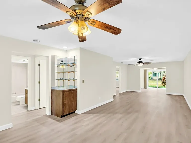 899 Cleland Ct #A — Photo 7