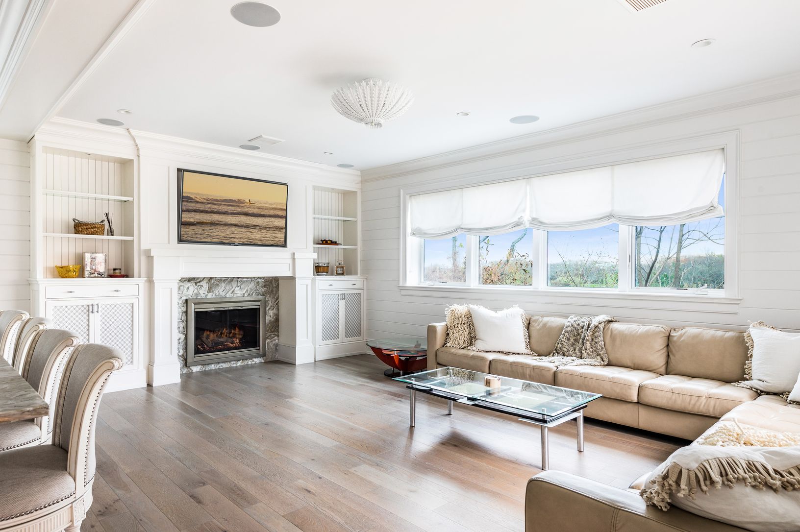  Open Living Room 