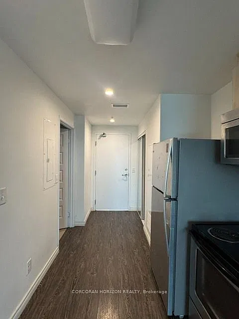 158 King St S #1502