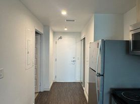 158 King St S