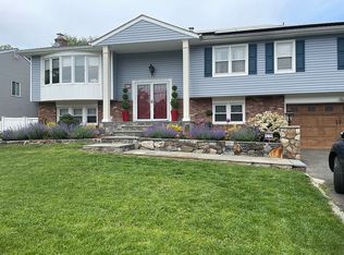 131 Sprague Rd, Scarsdale, NY 10583