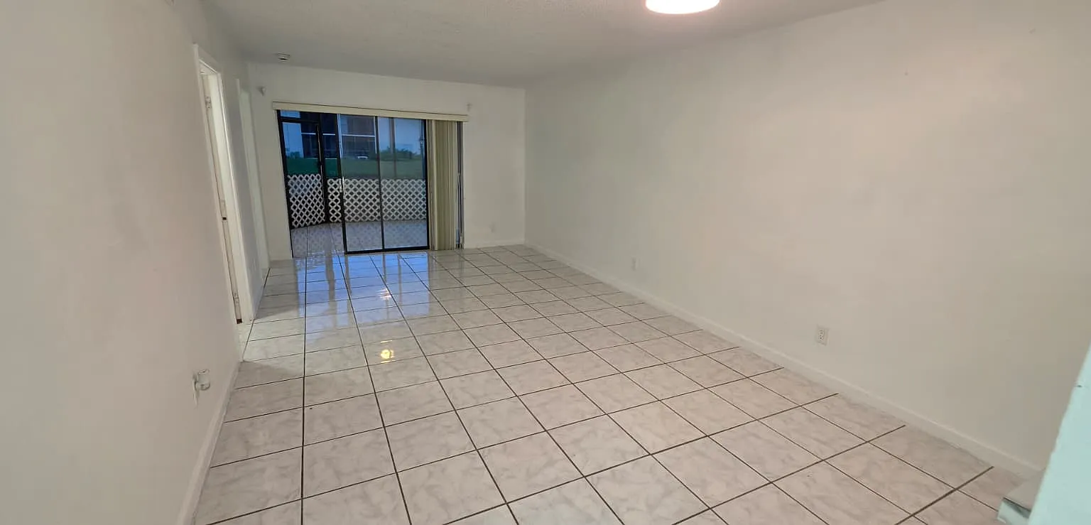 SW 117th Ave, Pembroke Pines — Photo 1