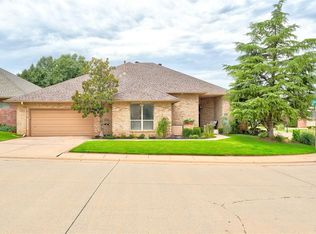 6021 Chestnut Ct, Edmond, OK 73025