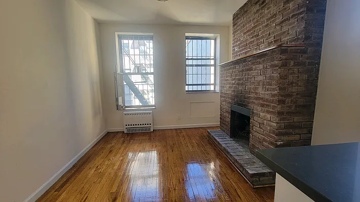 Rented by Chartwell Manhattan Realty | media 2