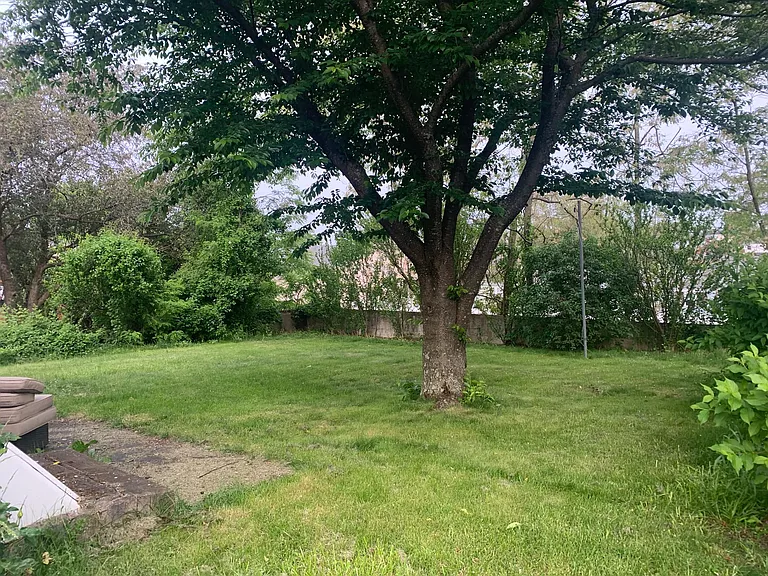 375 Flint St — Photo 6