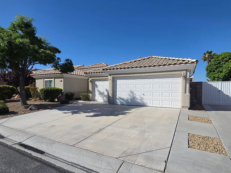 6029 Cocktail Dr — Photo 2
