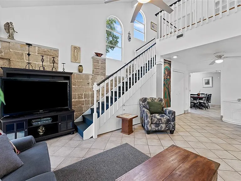 515 Crystal Beach Ave — Photo 3