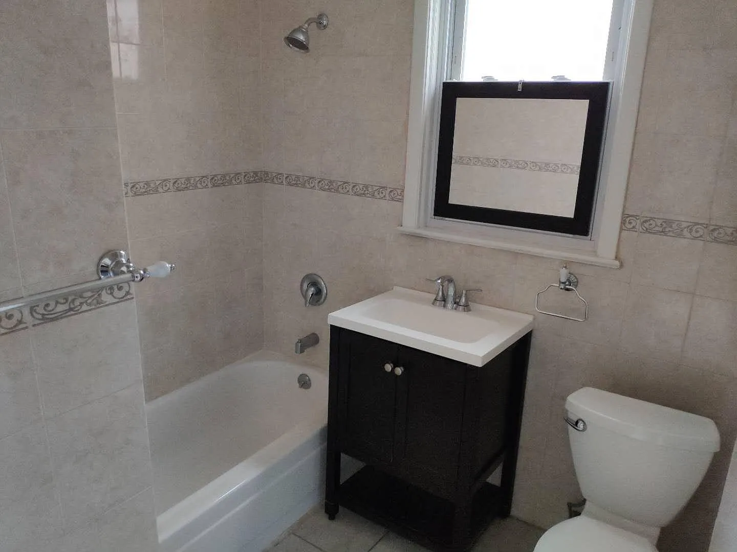 2 bed, 1100 sqft, $2,350 — Photo 3