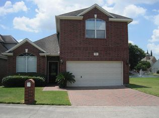 7689 Ameswood Rd, Houston, TX 77095