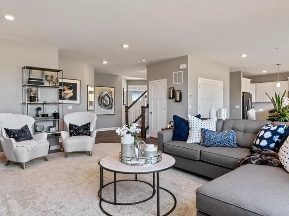 1918 Arbor Ln, Carver, MN 55315