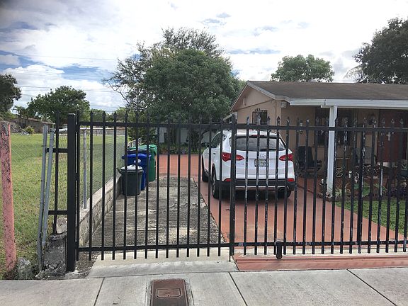 3rd image of 16425 NW 41st Ave