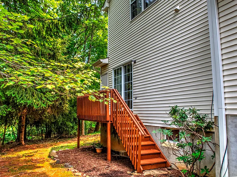 14 Taft Ct — Photo 24