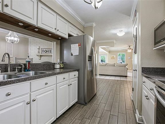 2nd image of 244 Dianne Dr
