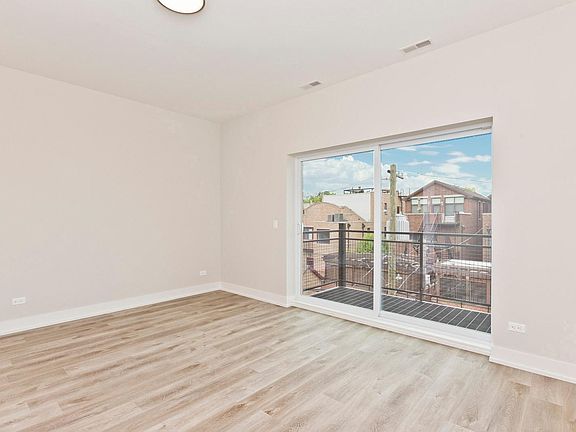 3rd image of 2731 N Ashland Ave #2S