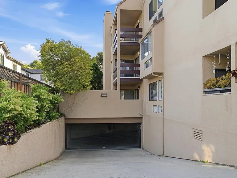 58 E Poplar Ave #4 — Photo 21
