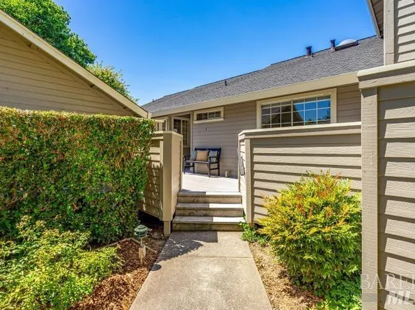 1 Valley Club Circle, Napa, CA 94558