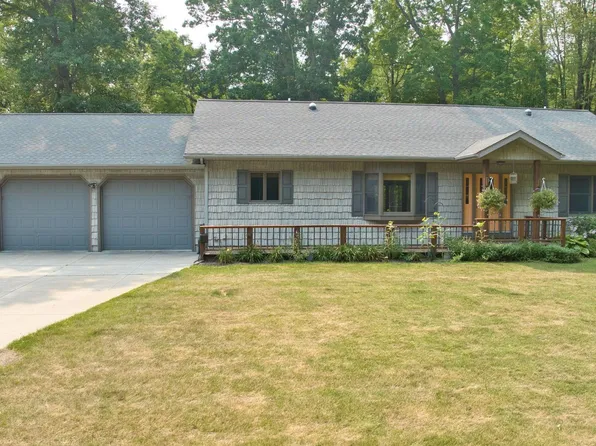 1890 N Nine Mile Rd, Sanford, MI 48657