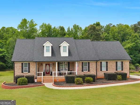 221 Hummingbird Ct, Hampton, GA 30228