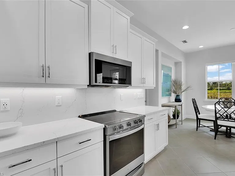 7124 Saona Ct — Photo 6