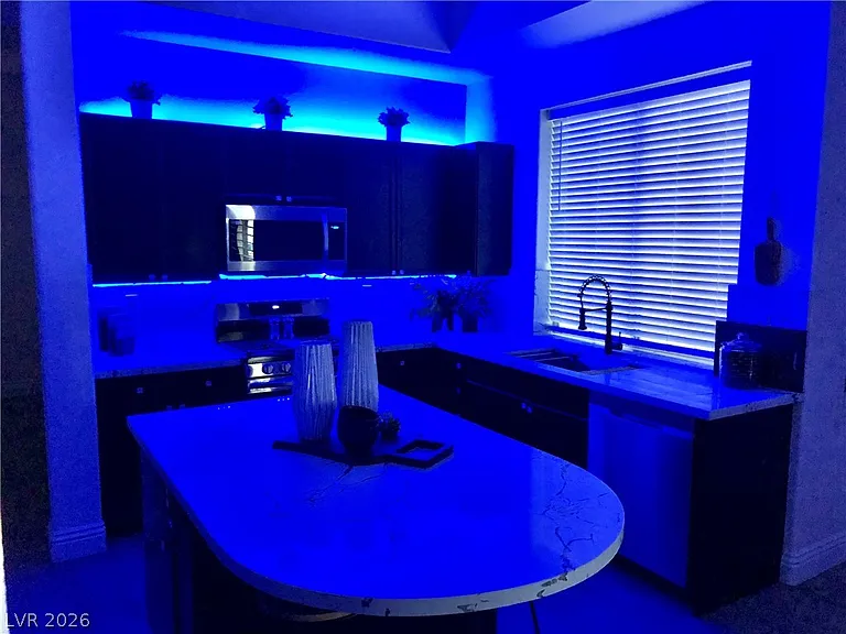 20 Chateau Whistler Ct — Photo 12