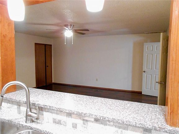 5th image of 612 Conestoga Dr