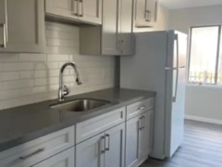 Lacey Ave — Photo 1