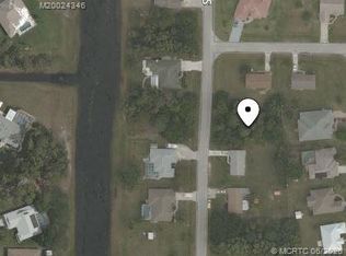 2325 SE West Blackwell Dr, Port Saint Lucie, FL 34952