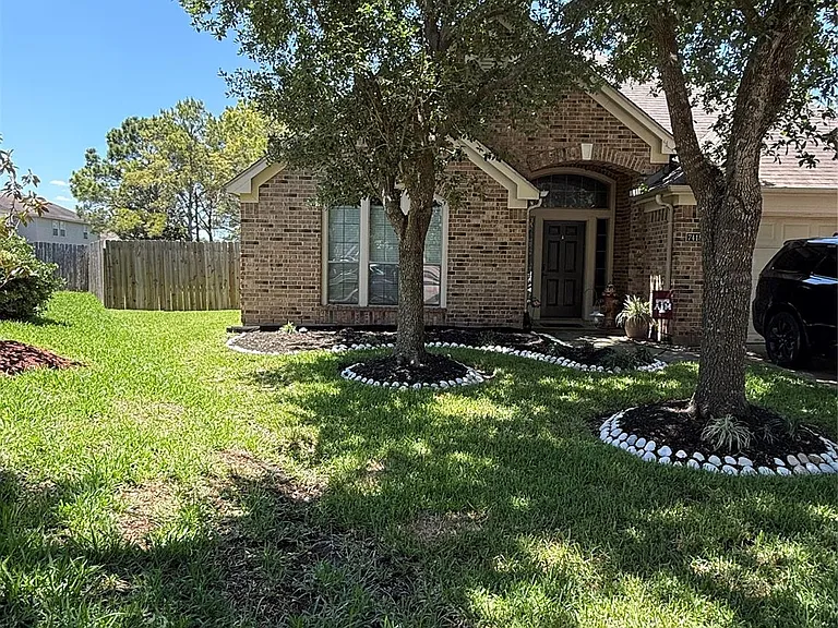 7418 Lakesage Ln — Photo 4