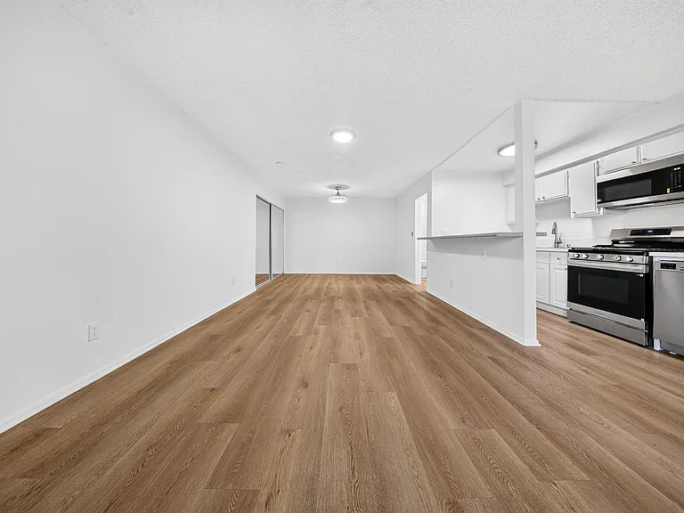 5708 Tujunga Ave — Photo 24