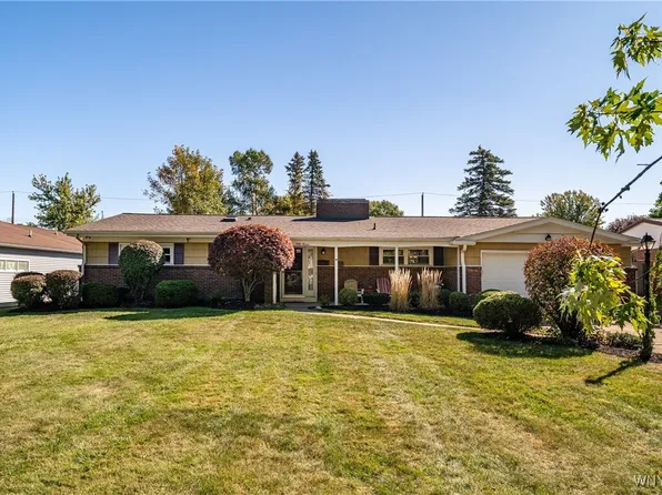 57 Fleetwood Ter, Williamsville, NY 14221