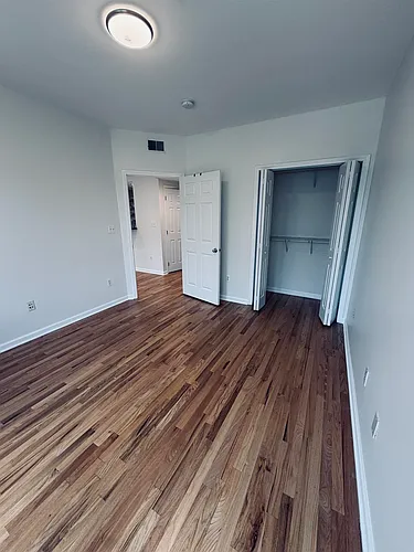 920 Jefferson St #303 Photo 1