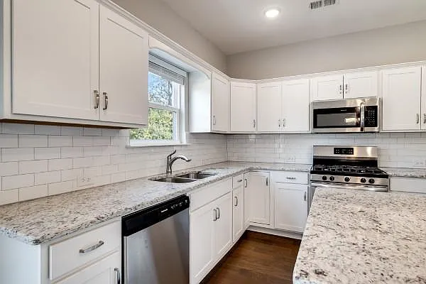1398 Wentworth Dr — Photo 11