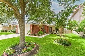 3 bed, 2.0 bath, 1710 sqft, $2,195 — Photo 2