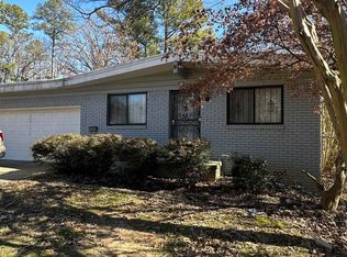 8 Point O Woods Dr, Little Rock, AR 72204