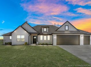 30135 Maxine Ave, Inola, OK 74036