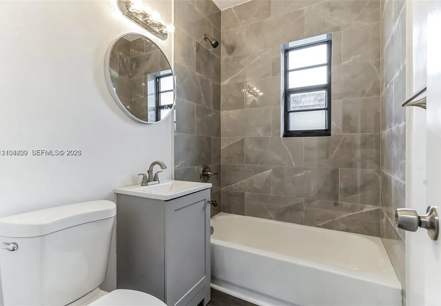 Bruce Terrace — Photo 1