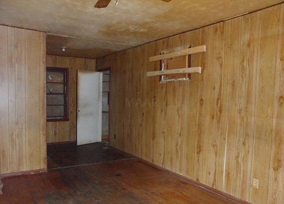 4th image of 4996 Gill Dr