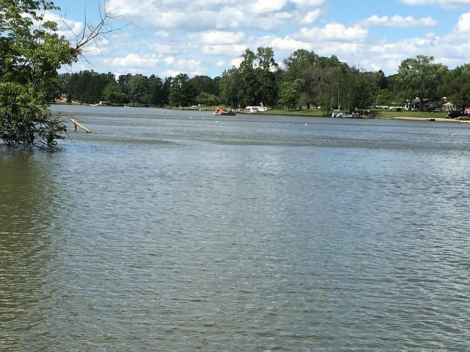 1st image of 944 George Allen Dr